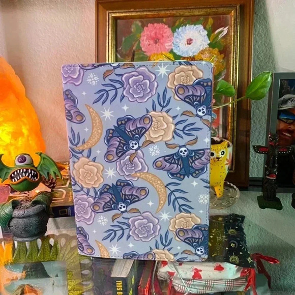JUNK JOURNALING OR SCRAPBOOKING NOTEBOOK - Picture 1 of 10